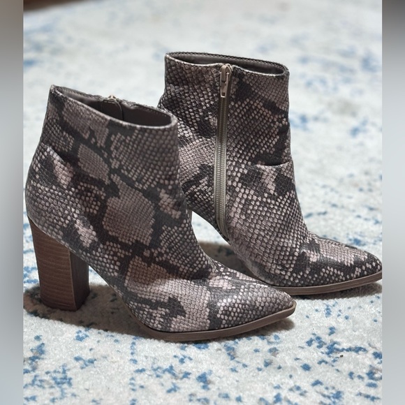 Carlos Snake Print Booties - Picture 3 of 7